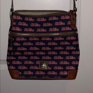 DOONEY & BOURKE CROSS BODY OLE MISS PURSE